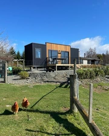 Boutique Tiny House - Te Anau Country Accommodation Ngoại thất bức ảnh
