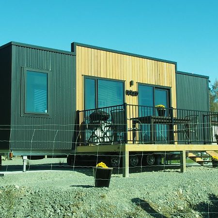Boutique Tiny House - Te Anau Country Accommodation Ngoại thất bức ảnh