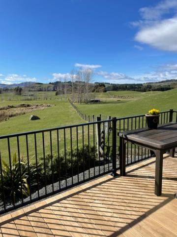 Boutique Tiny House - Te Anau Country Accommodation Ngoại thất bức ảnh