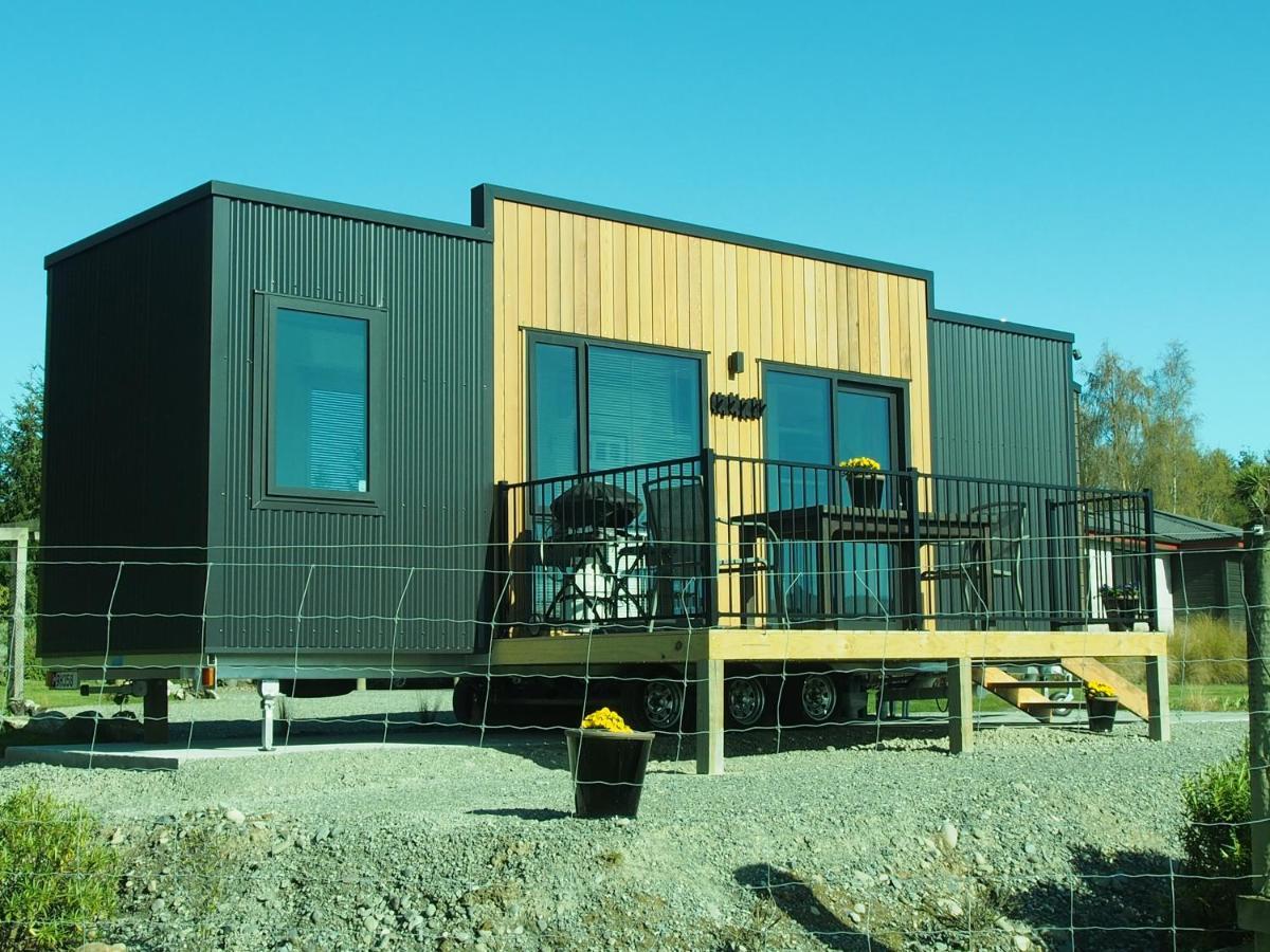 Boutique Tiny House - Te Anau Country Accommodation Ngoại thất bức ảnh