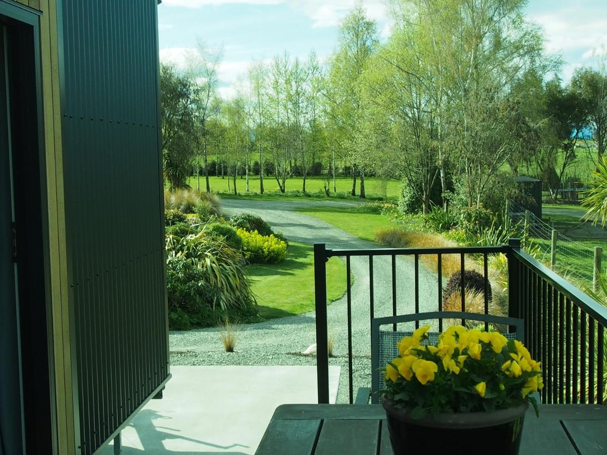 Boutique Tiny House - Te Anau Country Accommodation Ngoại thất bức ảnh